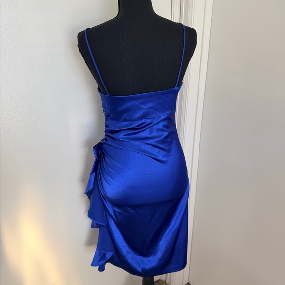 Elegant Blue Satin Dress - Picture 2 of 2